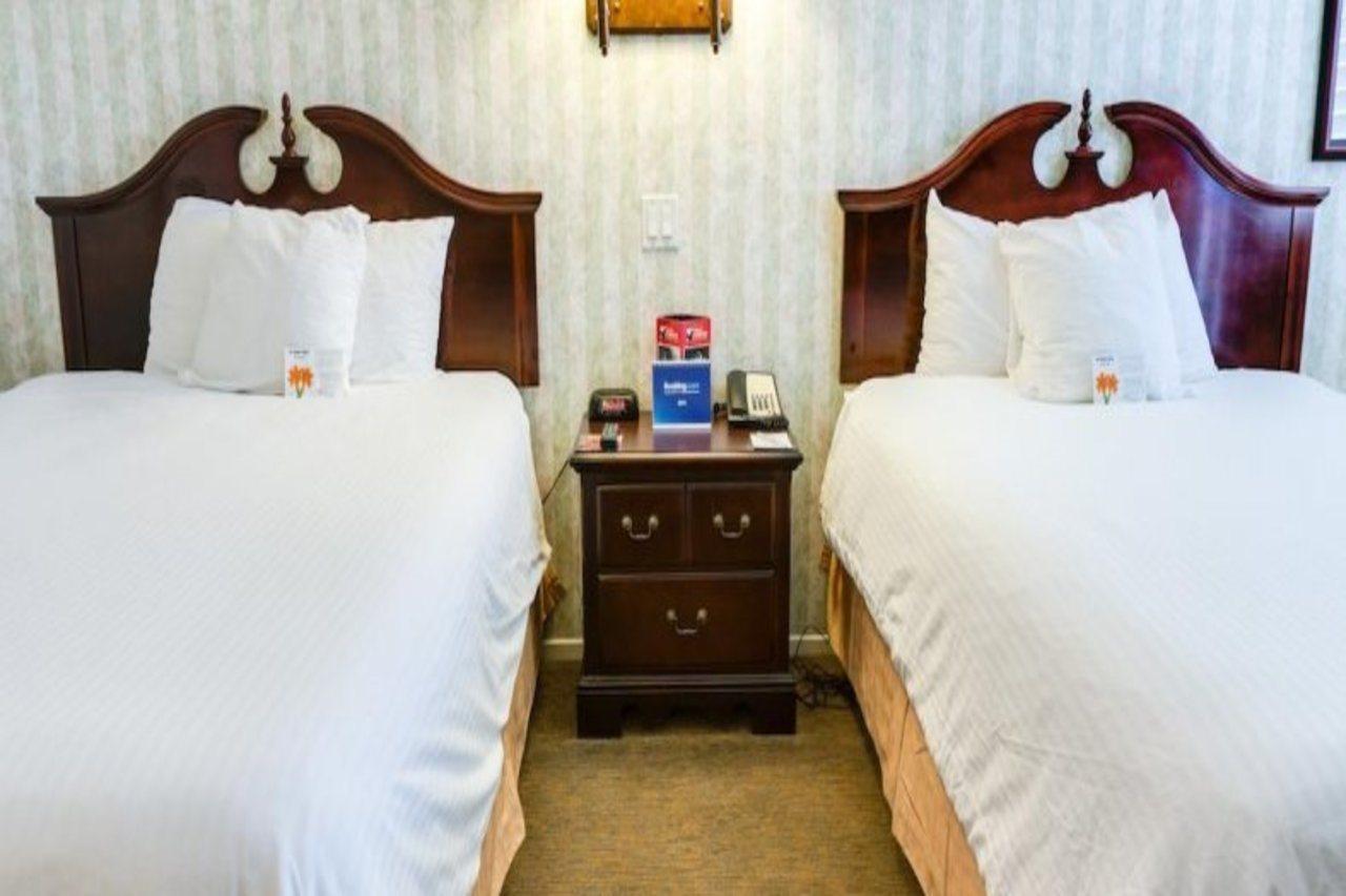 Carousel Inn And Suites أنهايم المظهر الخارجي الصورة