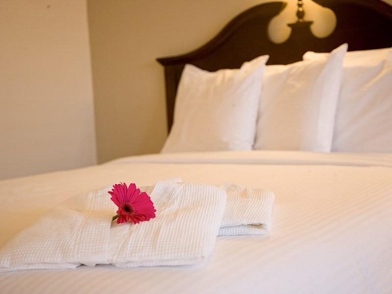 Carousel Inn And Suites أنهايم الغرفة الصورة