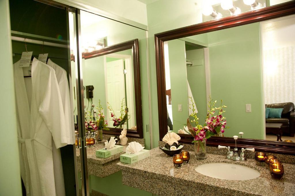 Carousel Inn And Suites أنهايم المظهر الخارجي الصورة
