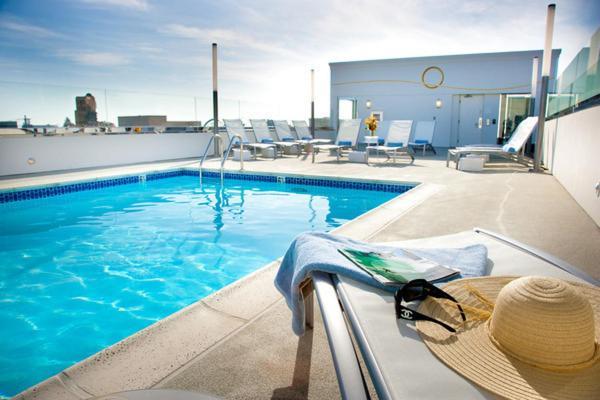 Carousel Inn And Suites أنهايم المظهر الخارجي الصورة