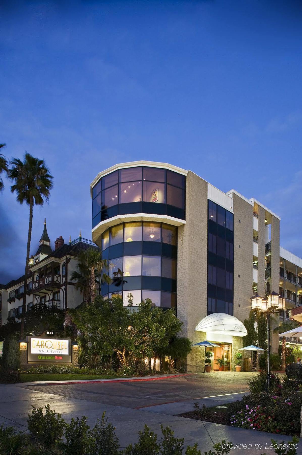 Carousel Inn And Suites أنهايم المظهر الخارجي الصورة