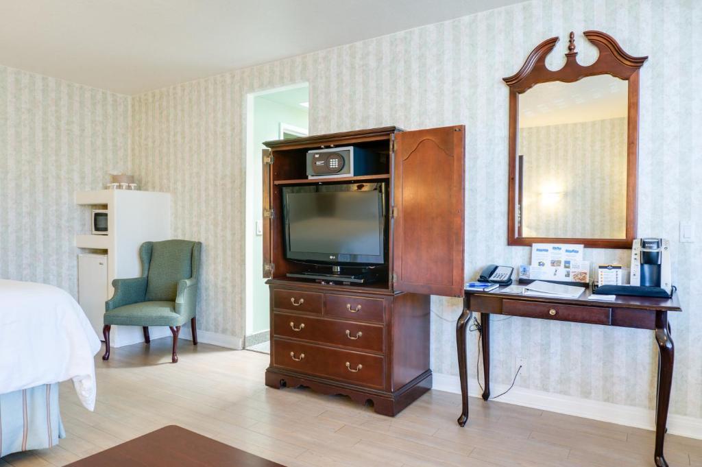 Carousel Inn And Suites أنهايم المظهر الخارجي الصورة