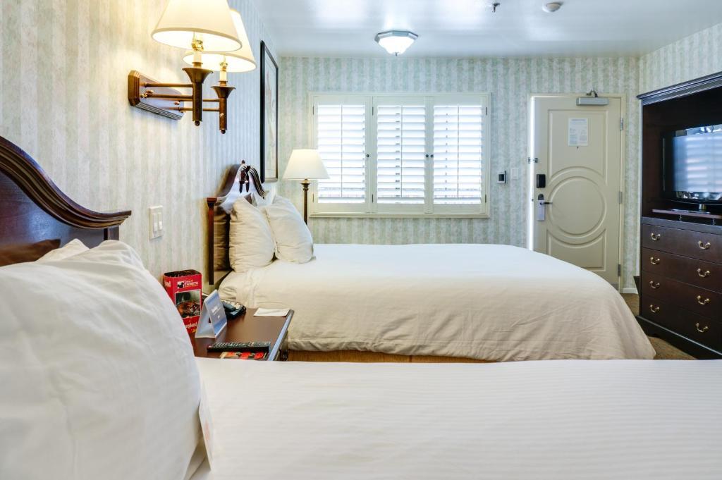 Carousel Inn And Suites أنهايم المظهر الخارجي الصورة