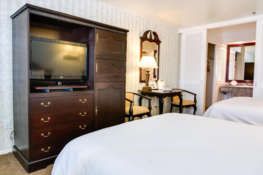Carousel Inn And Suites أنهايم المظهر الخارجي الصورة